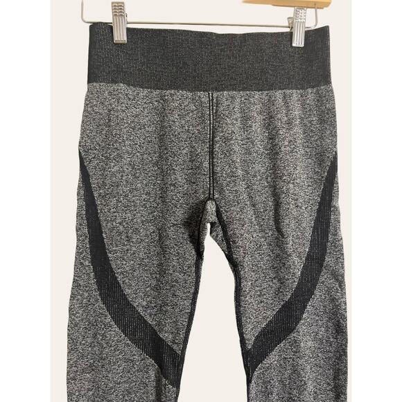 Fabletics Gray Black Seamless Arlene Crop Leggings Size S - Picture 6 of 6